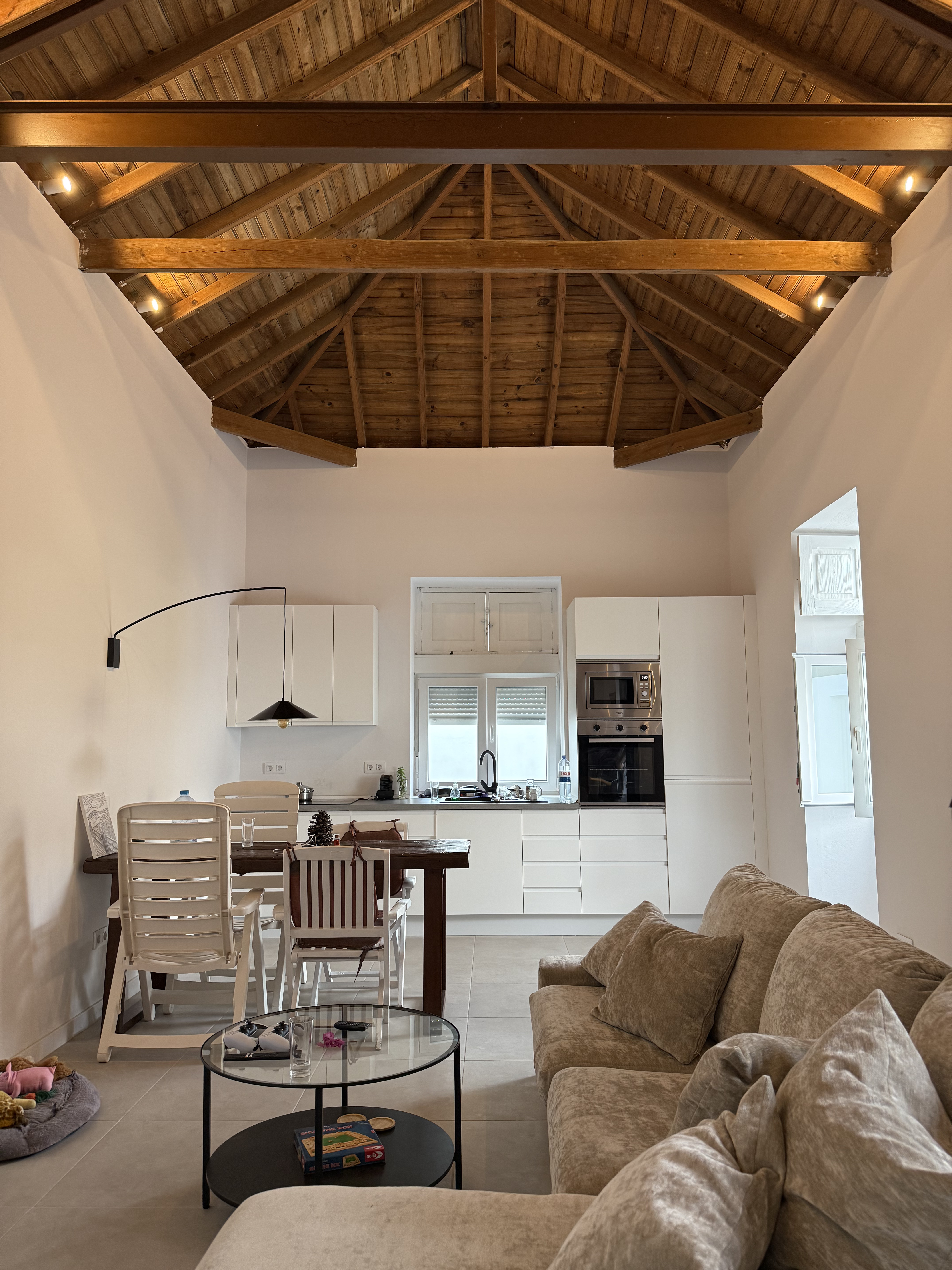 Vivienda residencial — cocina abierta al salón